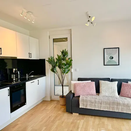 Modern With Balcony Near Vienna Wiener Neudorf