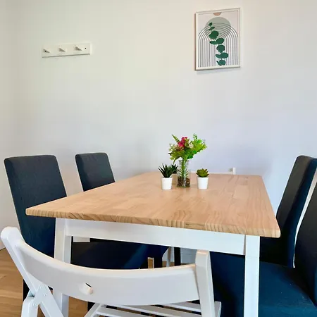 Apartment Modern With Balcony Near Vienna *